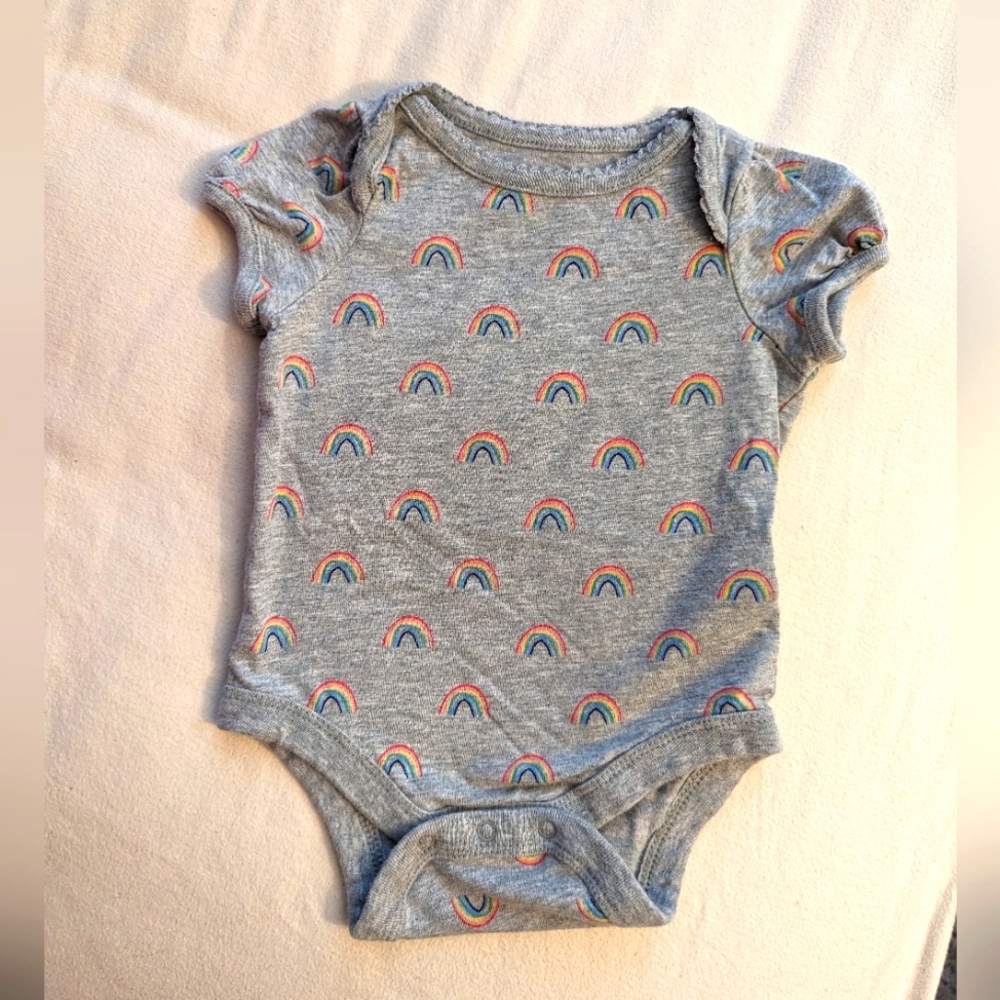 4 for 25🔥 EUC Baby Gap rainbow onesie (0-3 months)